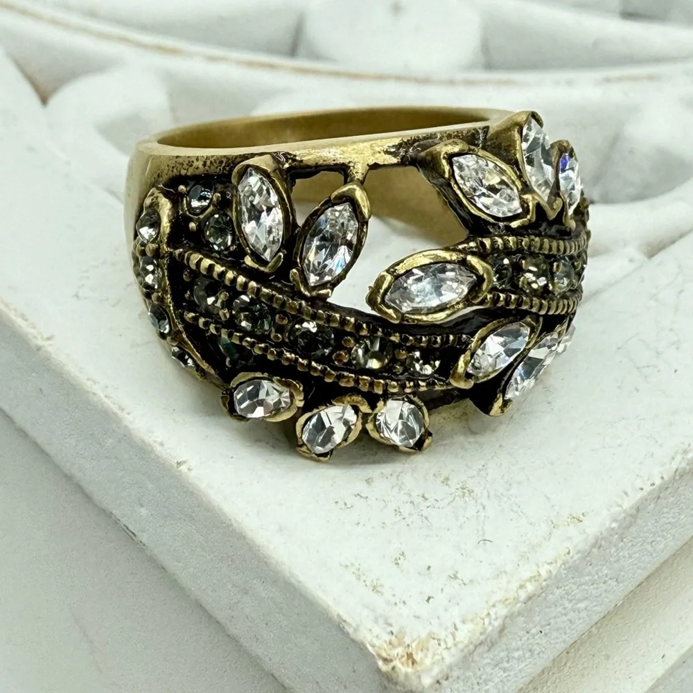 Vintage Heidi Daus Marquise Swarovski Crystal Gold Tone Leaf Vine Ring Size 6